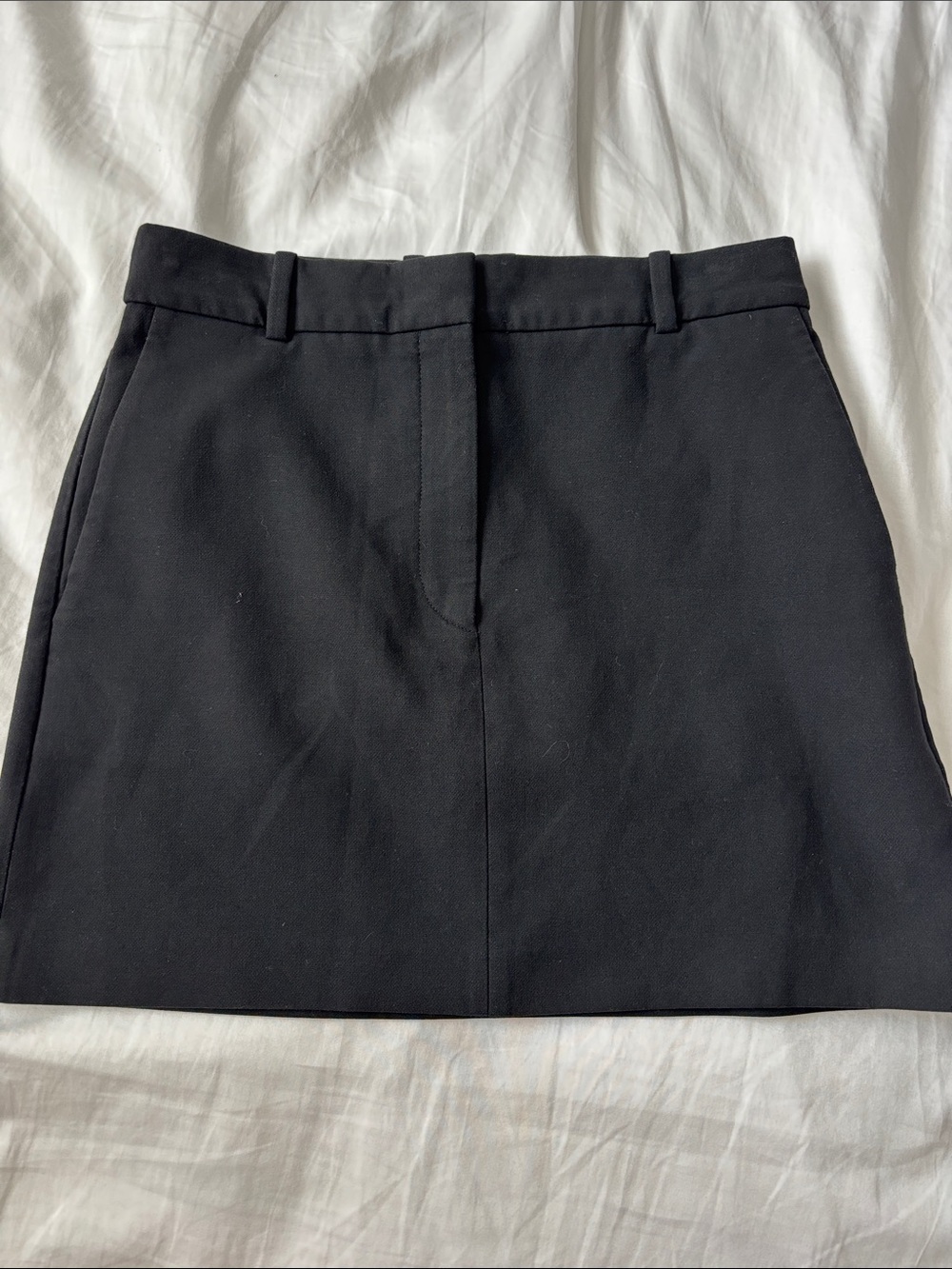 Aritzia Babaton Black Skirt with Pockets